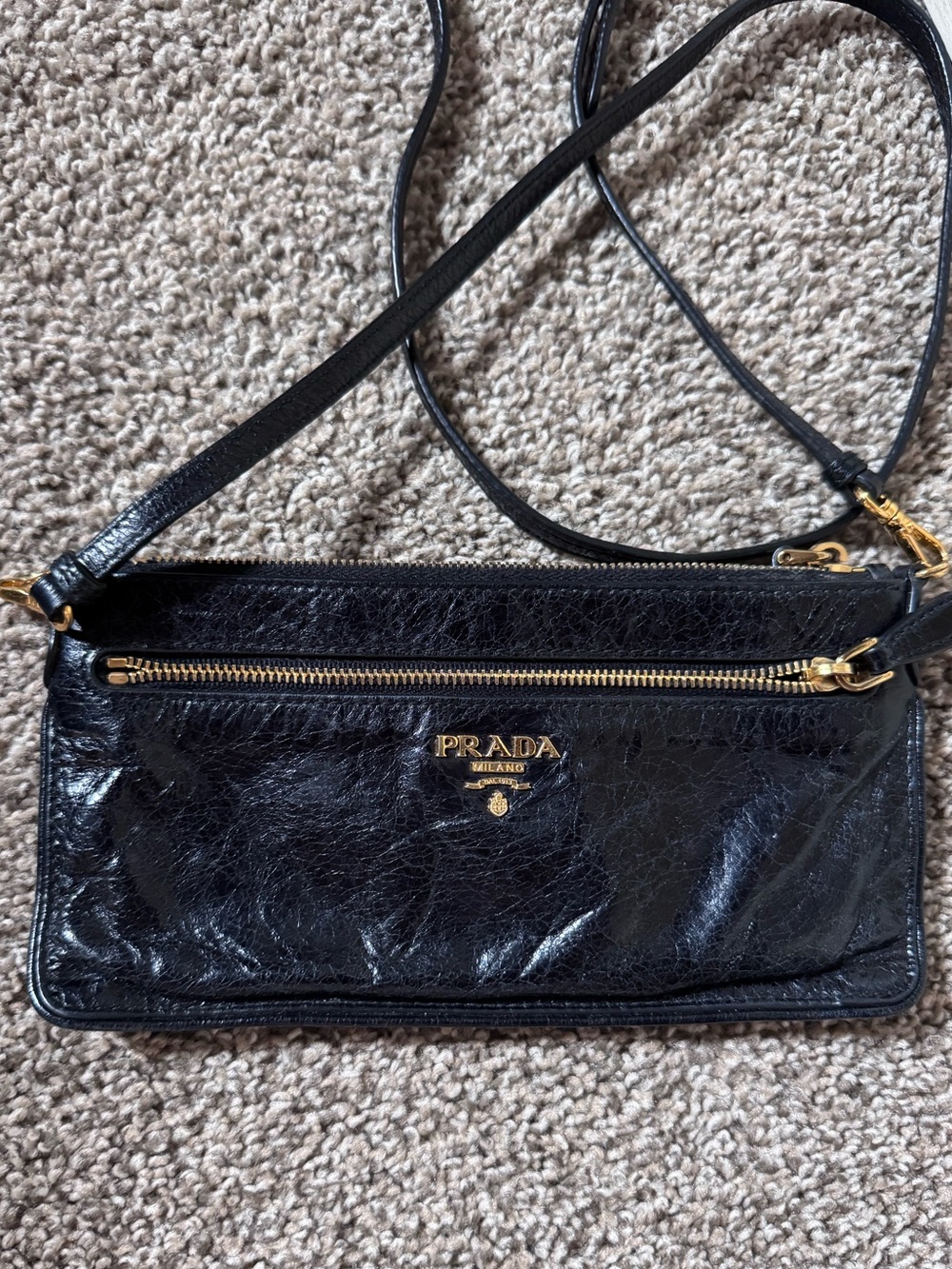 Prada Vitello Shine Purse detachable shoulder strap and gold tone hardware bag - Picture 8 of 8